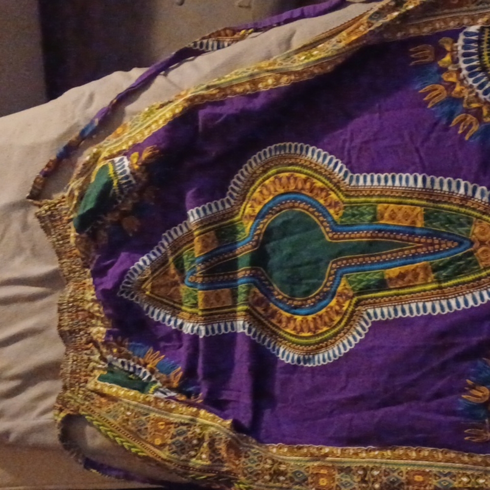 African skirt, one size fits most probably extra small to xl/xxl
